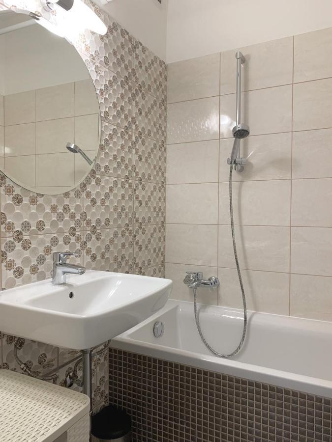 بيتْش Egyetemvaros B. Apartman المظهر الخارجي الصورة